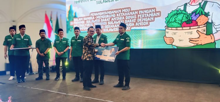 Plt. Kaban Kesbangpol Sulbar Wakili Gubernur Pada Pelantikan GP Anshor Sulbar