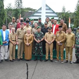 Kepala Badan Kesbangpol Sulawesi Barat, H. Herdin Ismail Wakili Gubernur dalam upacara pembukaan pelatihan dasar kemiliteran (Diklatsarmil) Komcad TA 2022