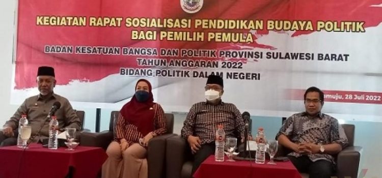 Kesbangpol Sulbar Gelar sosialisasi pendidikan budaya politik bagi pemilih pemula di Mamuju