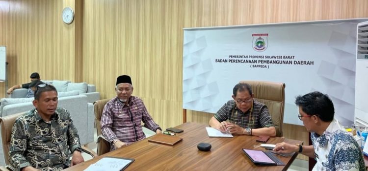 Menghadiri Rapat Koordinasi Persiapan Penyelenggaraan Seminar Nasional dan Penandatangan Nota Kesepahaman MK RI dengan Pemprov Sulbar