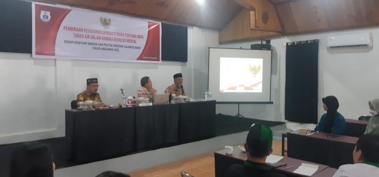 Kesbangpol Sulbar Gelar Kegiatan Pembinaan Kesadaran Generasi Muda Tentang Cinta Tanah Air Dalam Rangka Revolusi Mental