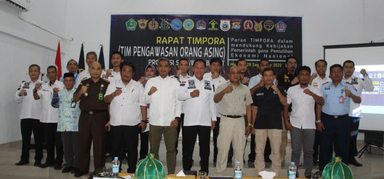 Optimalkan Pengawasan Orang Asing di Sulbar, Kesbangpol Sulbar Ikuti Rapat Timpora