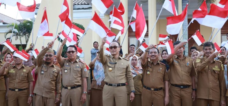 Pemprov Sulbar canangkan gerakan Pembagian 10 Juta Bendera Merah Putih di Sulbar