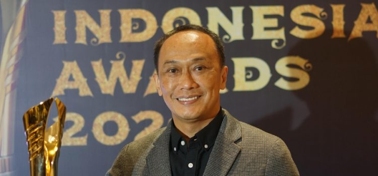 PJ Gubernur Sulbar Raih Penghargaan Pada Indonesia Awards 2023