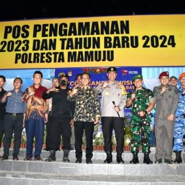 Jaga Kondusifitas Wilayah, Pj Gubernur Sulbar, Zudan Bersama Forkopimda Pantau Pos Pengamanan Natal dan Tahun Baru