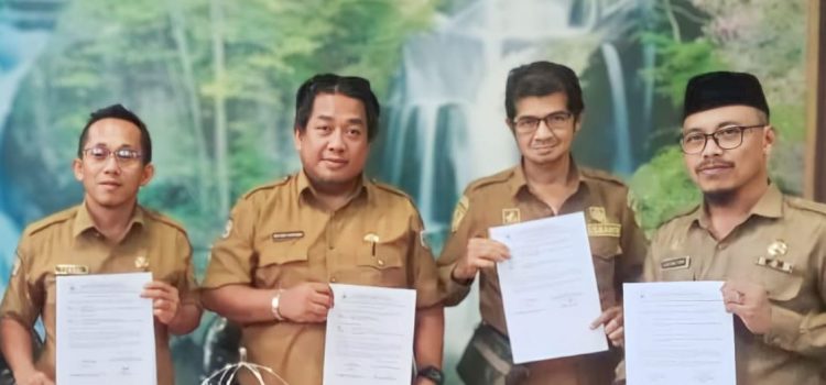 Penandatanganan Pakta Integritas Internal OPD di Kantor Baru, Kesbangpol Siap Tingkatkan Kinerja