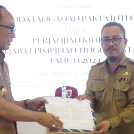 Tanda Tangan Pakta Integritas 2024, Kesbangpol siap tingkatkan Kinerja.