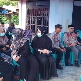 Turut Berduka Atas Meninggalnya Pejuang Demokrasi, Kesbangpol Sulbar Menyambangi Rumah Duka