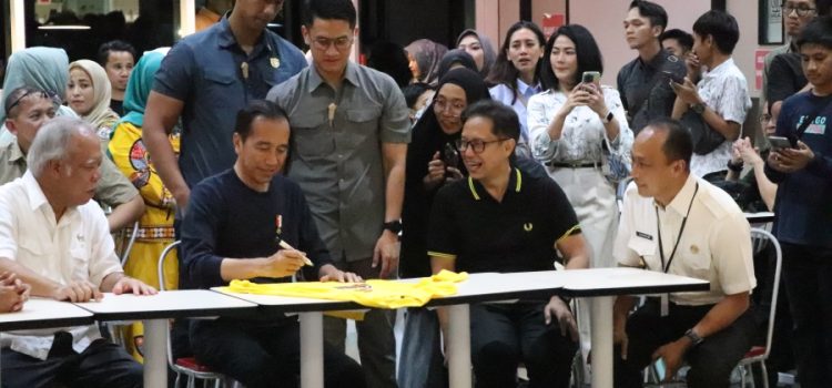 Antusiasme Warga Bertemu Presiden di Mall Matoz