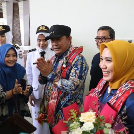 Pj Gubernur Sulbar Bahtiar Baharuddin Tiba di Bandara Tampa Padang, Ucapkan Salam Bahagia Untuk Sulbar