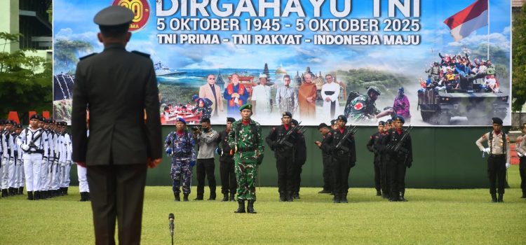 Plt. Kepala Badan Kesbangpol Provinsi Sulawesi Barat Hadiri Upacara Peringatan HUT ke-80 TNI Tahun 2025 di Mamuju