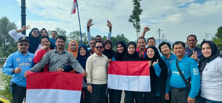 Badan Kesbangpol Provinsi Sulawesi Barat Semarakkan HUT ke-80 RI dengan Pemasangan Bendera Merah Putih di Jalur Arteri