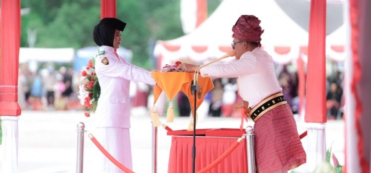 Upacara HUT ke-80 RI di Sulbar Berlangsung Khidmat di Pantai Manakarra